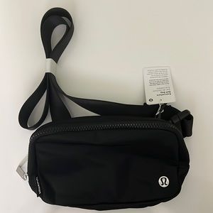 NWT Everywhere Belt Bag Black Lululemon Athletica